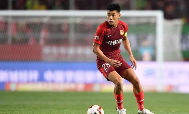 李霄鹏：希望球队能发挥出应有水平，明天奉献一场精彩的比赛